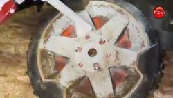 Pulizia ruota robo tagliaerba con ghiaccio secco